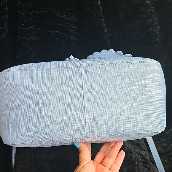 Henri Bendel Stunning Periwinkle Blue & Gold Tote with 3D Floral Cutouts NWT - Picture 8 of 14